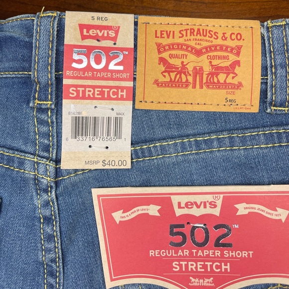 Boys Levi’s Shorts - 502 regular taper short, stretch, size 5 regular - Picture 3 of 6